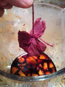 Wrap the canela (cinnamon), using this recipe for sangria 